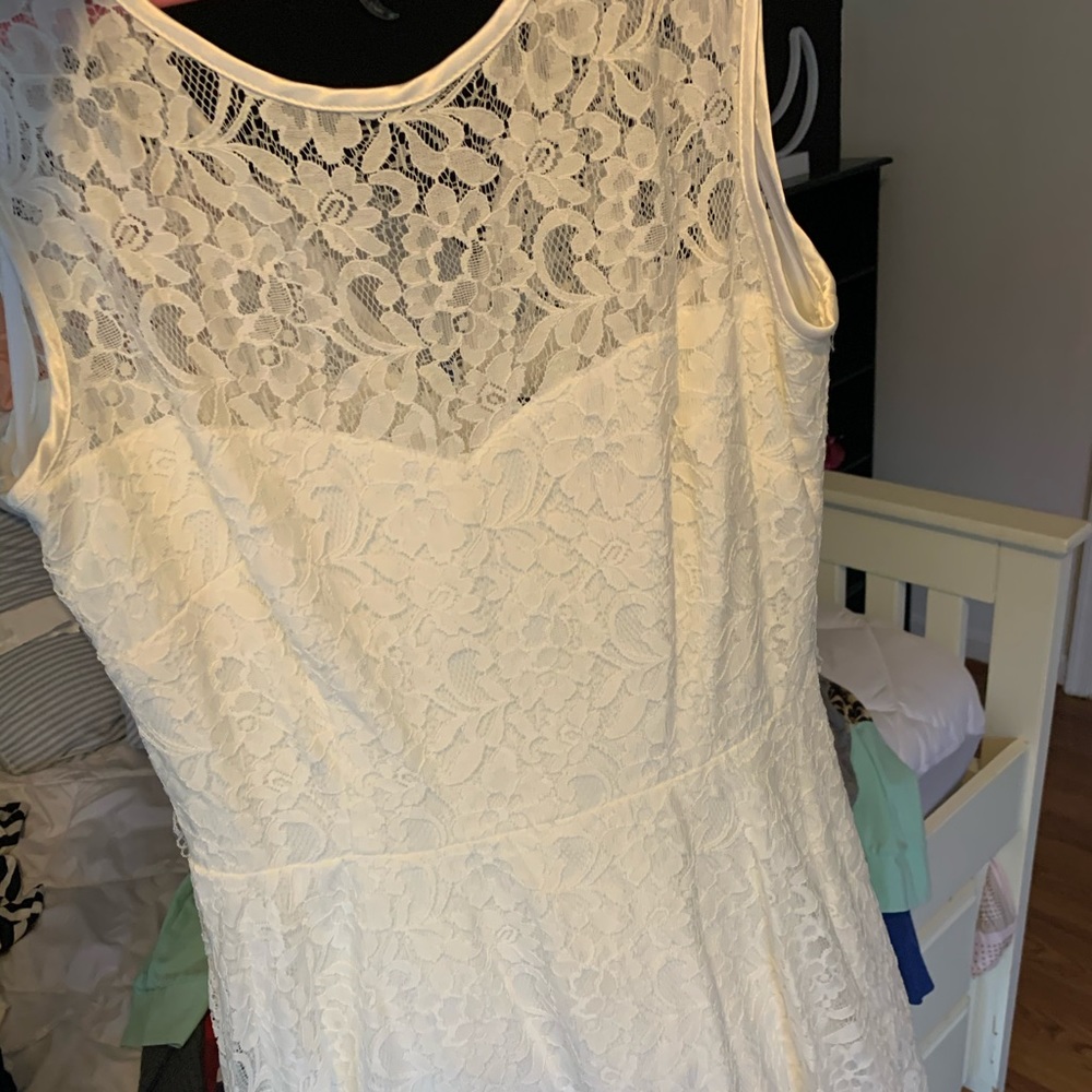 Beautiful lace shirt wedding dress